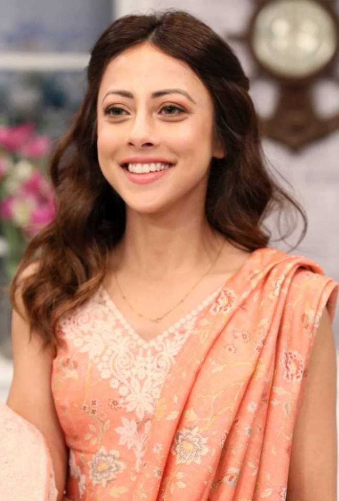 Ainy Jaffri: Biography, Age, Height, Figure, Net Worth