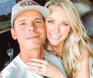 Amber Bartlett (Granger Smith’s Wife): Biography, Age, Height, Figure, Net Worth