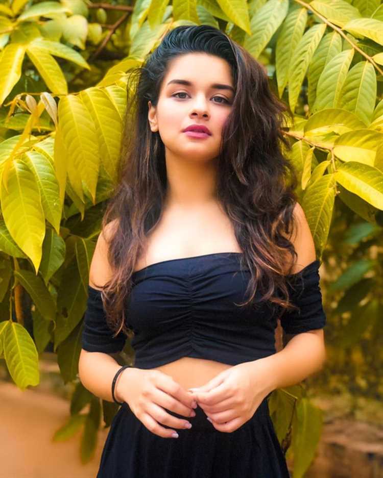 Avneet Kaur: Age, Height, and Figure