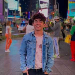 Cameron Canete: Biography, Age, Height, Figure, Net Worth