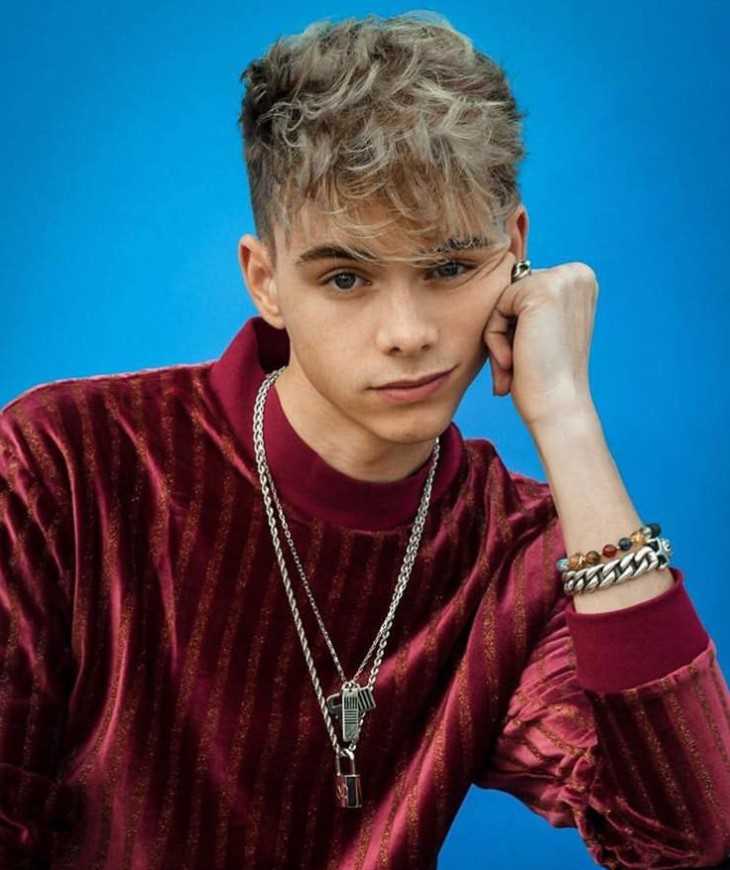 Physical Appearance of Corbyn Besson