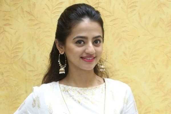 Helly Shah: Biography, Age, Height, Figure, Net Worth