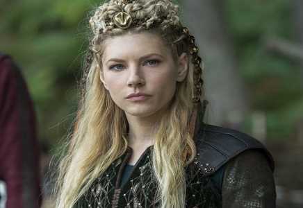 Katheryn Winnick A Complete Biography Including Age Height Figure And Net Worth Bio Famous Com