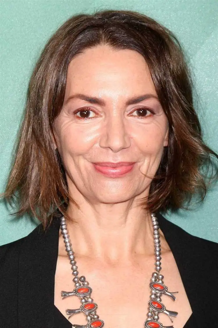 Joanne Whalley Biography