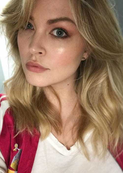 Justine Legault: Biography, Age, Height, Figure, Net Worth