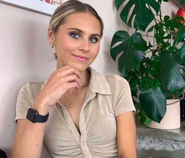 Laila Phoebe: Biography, Age, Height, Figure, Net Worth