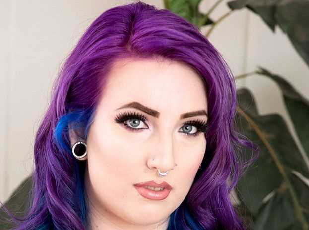 Lavender Rayne: Biography, Age, Height, Figure, Net Worth