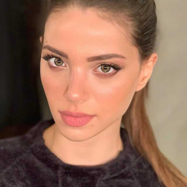 Leyla Tender: Biography, Age, Height, Figure, Net Worth