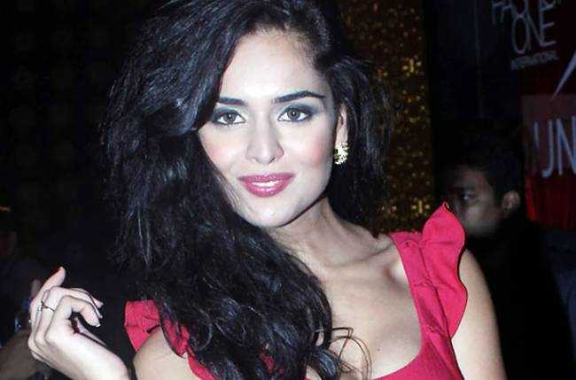 Nathalia Kaur: Biography, Age, Height, Figure, Net Worth