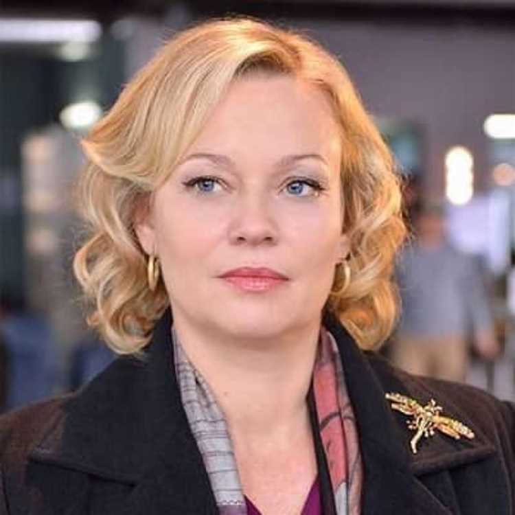 Samantha Mathis Net Worth and Future Projects