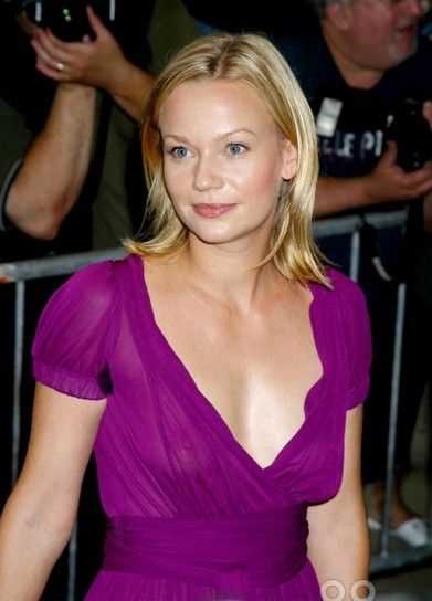 Samantha Mathis: Biography, Age, Height, Figure, Net Worth