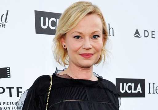 Samantha Mathis: A Complete Biography