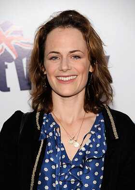 Sarah Clarke's Net Worth and Achievements