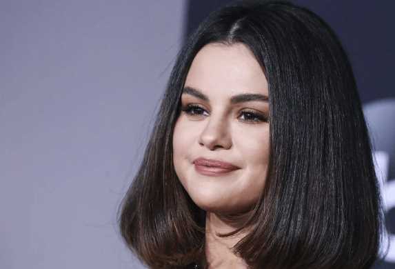 Selena Gomez 2: Biography, Age, Height, Figure, Net Worth