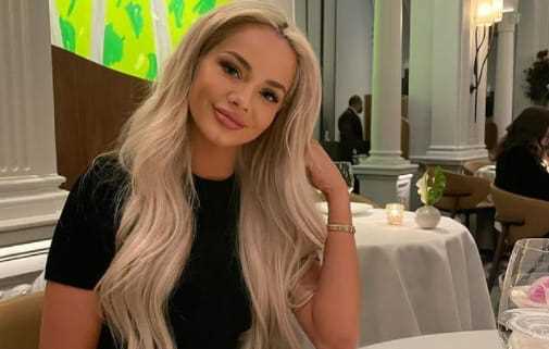 Sexy Anny88: Biography, Age, Height, Figure, Net Worth