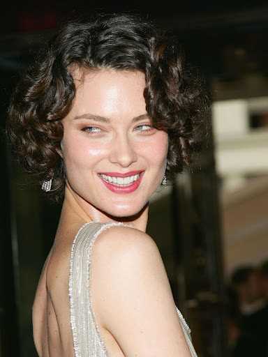 Shalom Harlow: Biography, Age, Height, Figure, and Net Worth - All You Need to Know