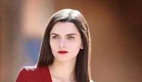 Sophie Bloom: Biography, Age, Height, Figure, Net Worth