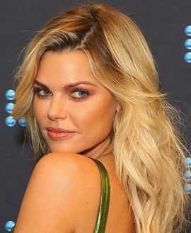 Sophie Monk: Biography, Age, Height, Figure, Net Worth