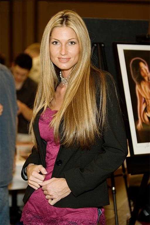 Physical Features and Net Worth of Stephanie Glasson