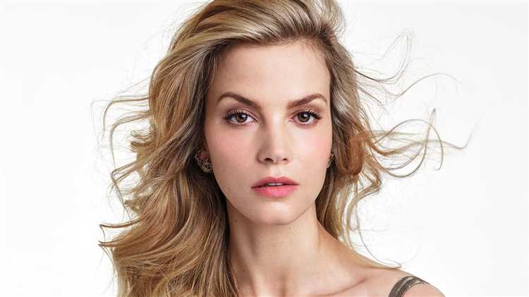 Sylvia S: Biography, Age, Height, Figure, Net Worth