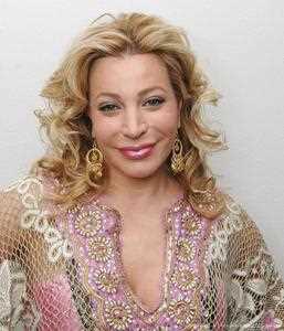 Taylor Dayne: Net Worth and Business Ventures