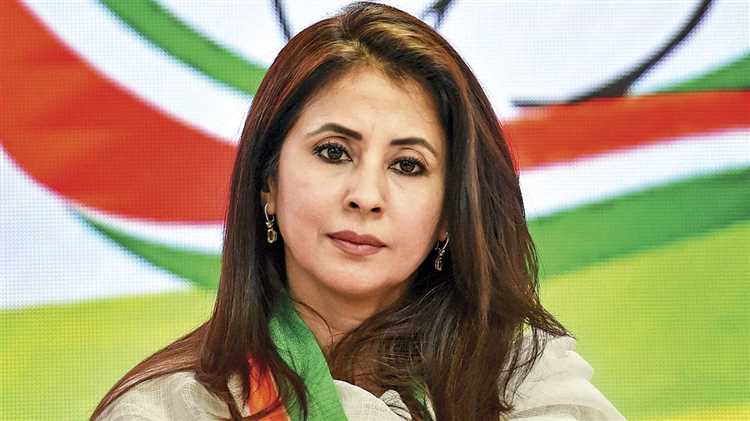 Urmila Matondkar: Biography, Age, Height, Figure, Net Worth