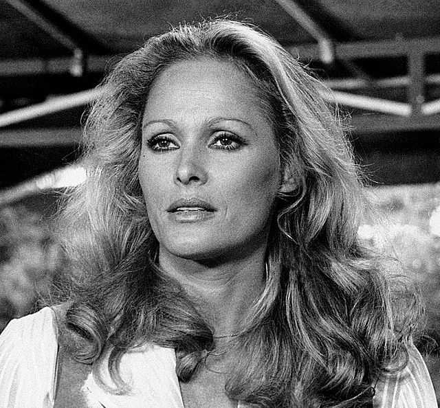 Ursula Andress A Closer Look At Her Biography Age Height Figure And Net Worth Bio