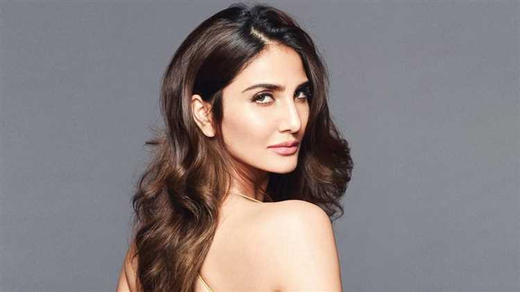 Vaani Kapoor: Biography, Age, Height, Figure, Net Worth