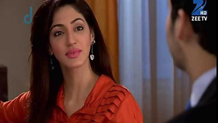 Reyhna Malhotra: Biography, Age, Height, Figure, Net Worth