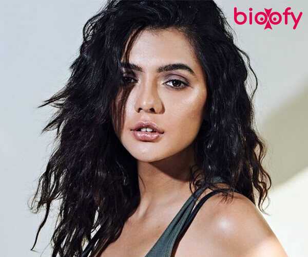 Net Worth and Accomplishments of Ruhi Singh in 2021