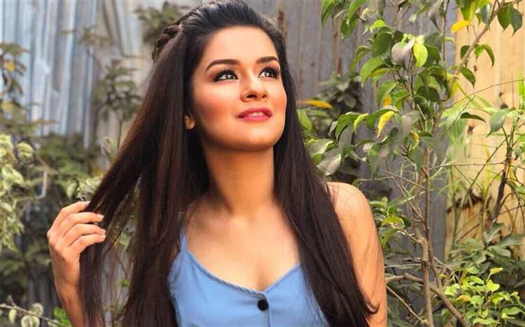 Sonia Kaur (Actress): Biography, Age, Height, Figure, Net Worth