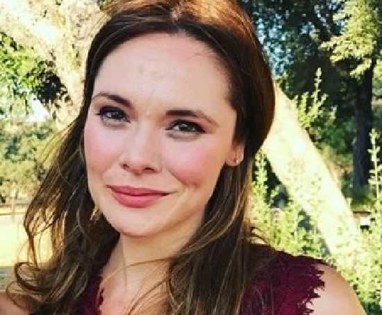Suzanne: Biography, Age, Height, Figure, Net Worth