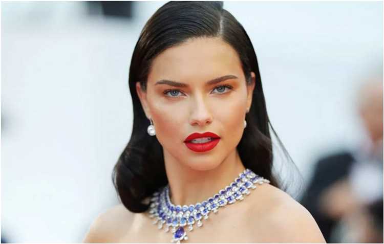 Adriana Lima: Biography, Age, Height, Figure, Net Worth