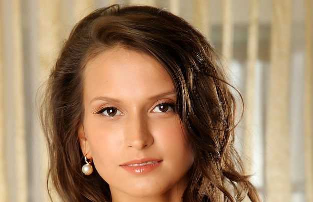 Alicia Mone: Biography, Age, Height, Figure, Net Worth