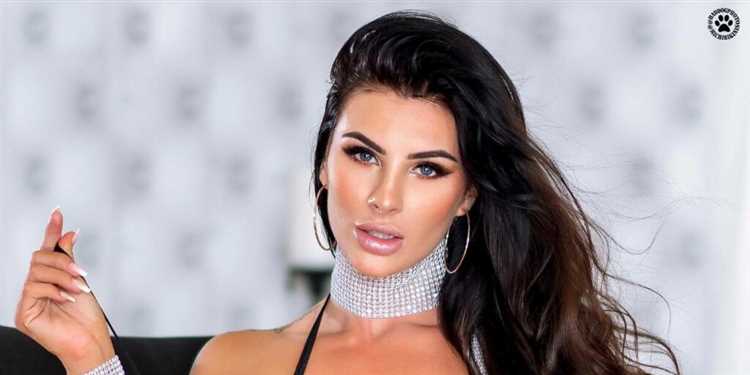 Angie Noir: Biography, Age, Height, Figure, Net Worth