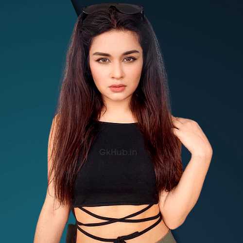 Aalia Li: Biography, Age, Height, Figure, Net Worth