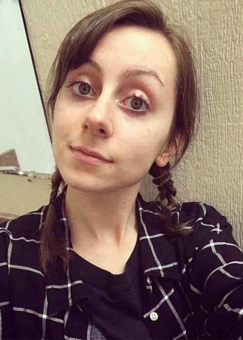 Allisyn Ashley Arm: Biography, Age, Height, Figure, Net Worth