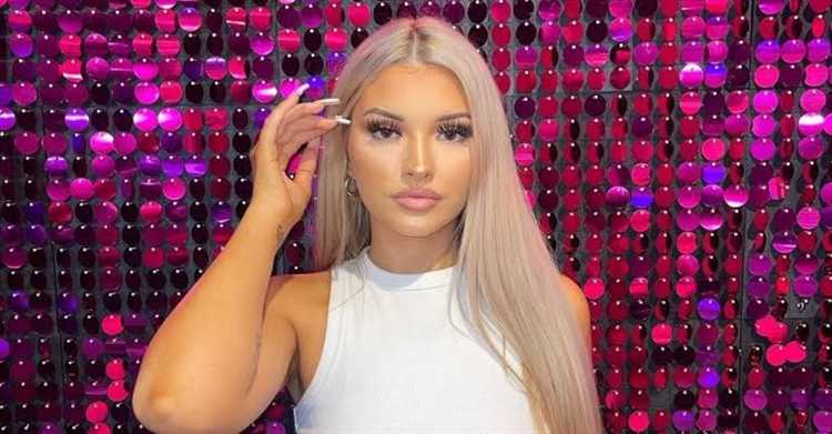 Amber Christian: Biography, Age, Height, Figure, Net Worth