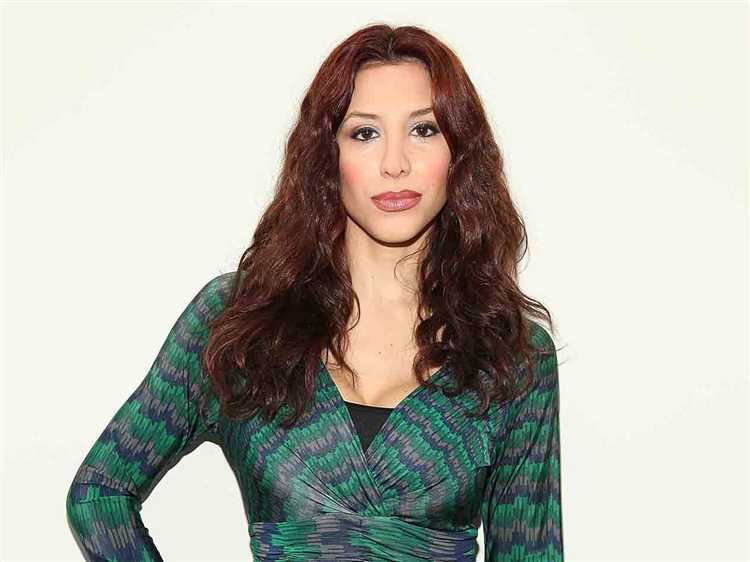 Diana Falzone: Biography, Age, Height, Figure, Net Worth