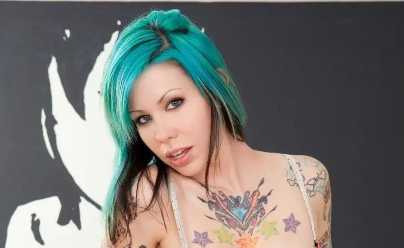 Yanna Suicide: Biography, Age, Height, Figure, Net Worth