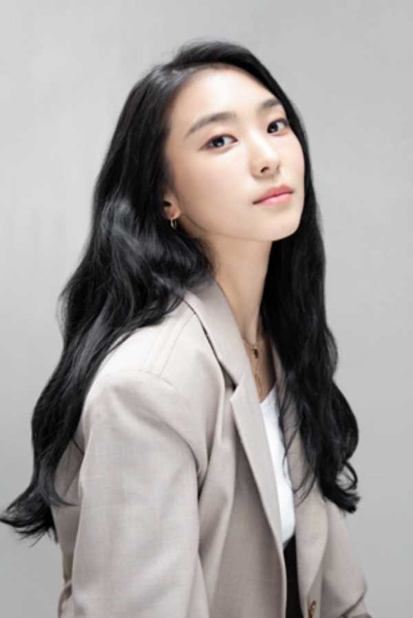 Yoon Bora: Biography, Age, Height, Figure, Net Worth