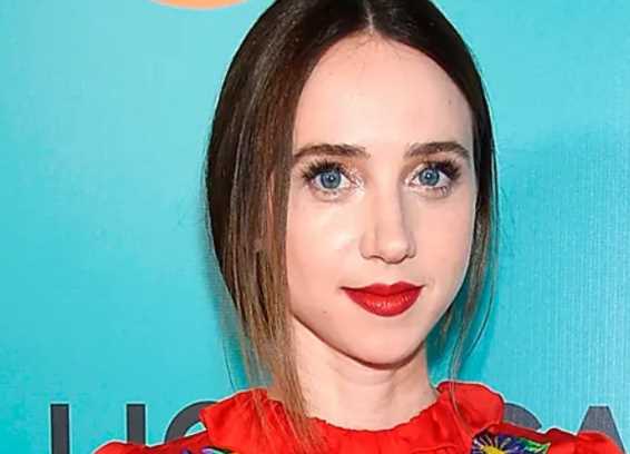 Zoe Rose: Biography, Age, Height, Figure, Net Worth