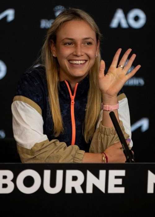 Donna Vekic: Biography and Early Life