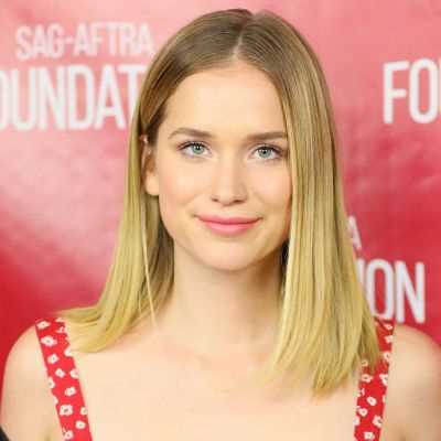 Height and Weight of Elizabeth Lail