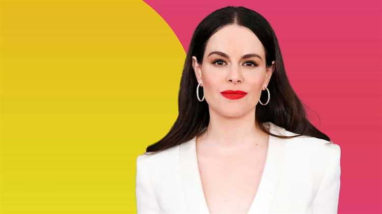 Emily Hampshire: An Insight into Her Height