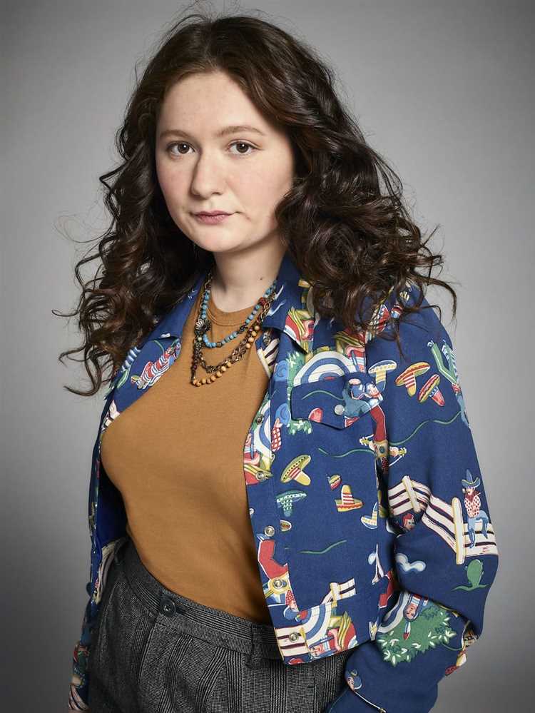 Emma Kenney: Biography, Age, Height, Figure, Net Worth