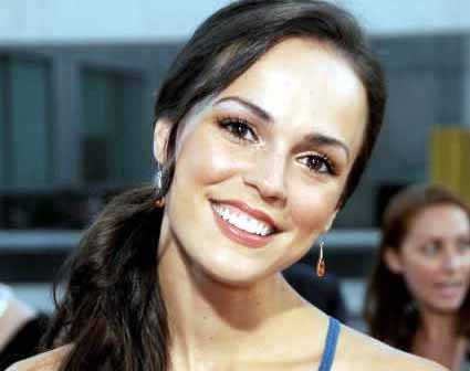 Erin Cahill: Biography, Age, Height, Figure, Net Worth