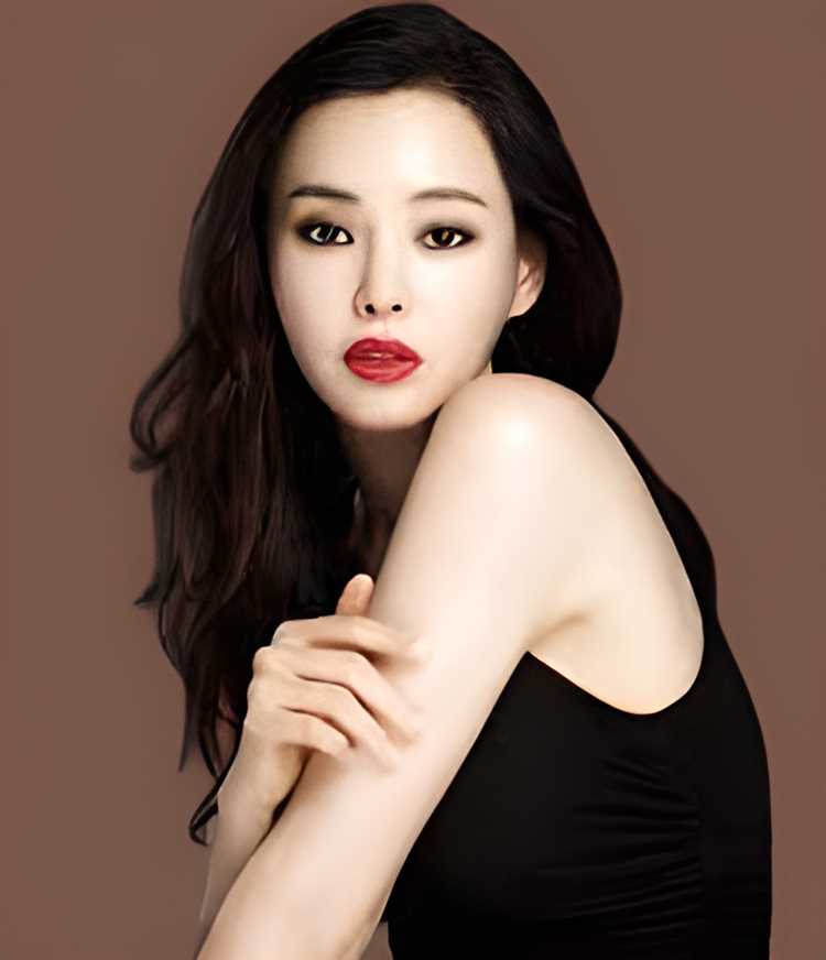 Honey Lee: Biography, Age, Height, Figure, Net Worth