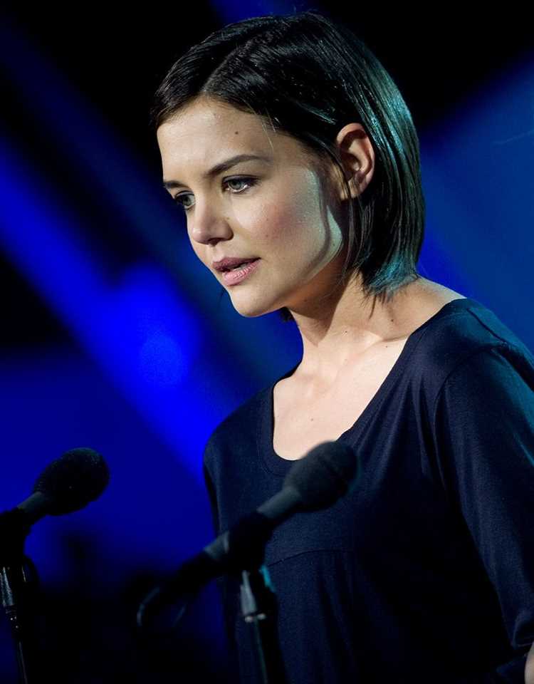 Katie Holmes: Biography, Age, Height, Figure, Net Worth