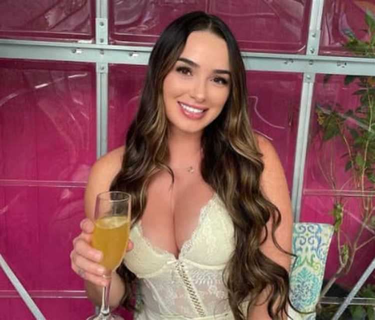 Krissy Style: Biography, Age, Height, Figure, Net Worth